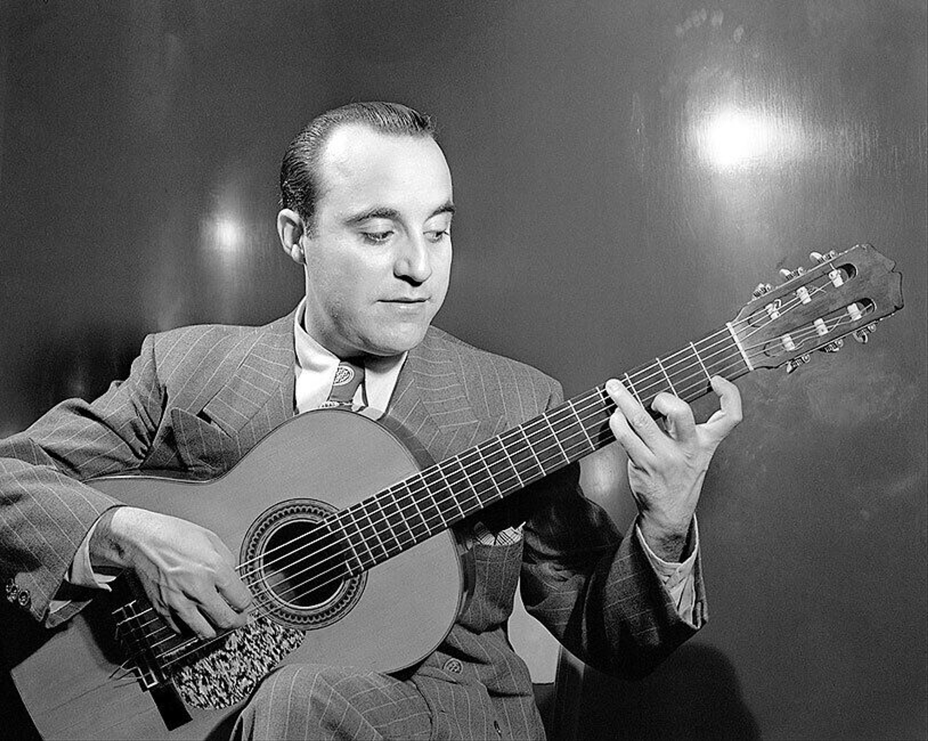 Vicente Gomez. (Photo: William P. Gottlieb / RMP Archive)