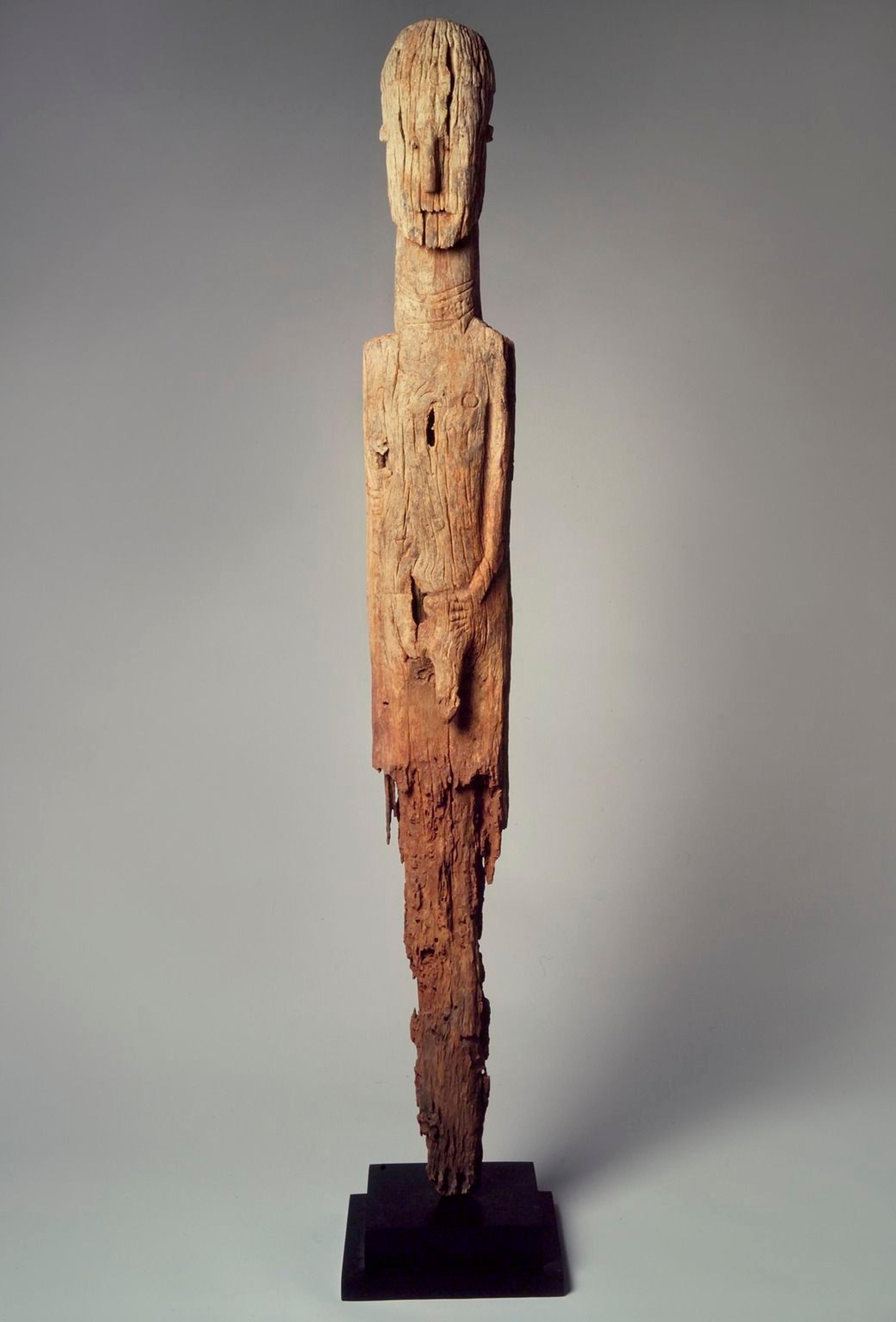 Konso artist. Memorial stela (waakaa or waga), 19th century. Wood, metal, 521/2 x 61/2 x 31/4 in. (133.4 x 16.5 x 8.3 cm). Brooklyn Museum; Gift of Serge and Jodie Becker-Patterson, 2000.94.4. Creative Commons-BY. (Photo: Brooklyn Museum)
 