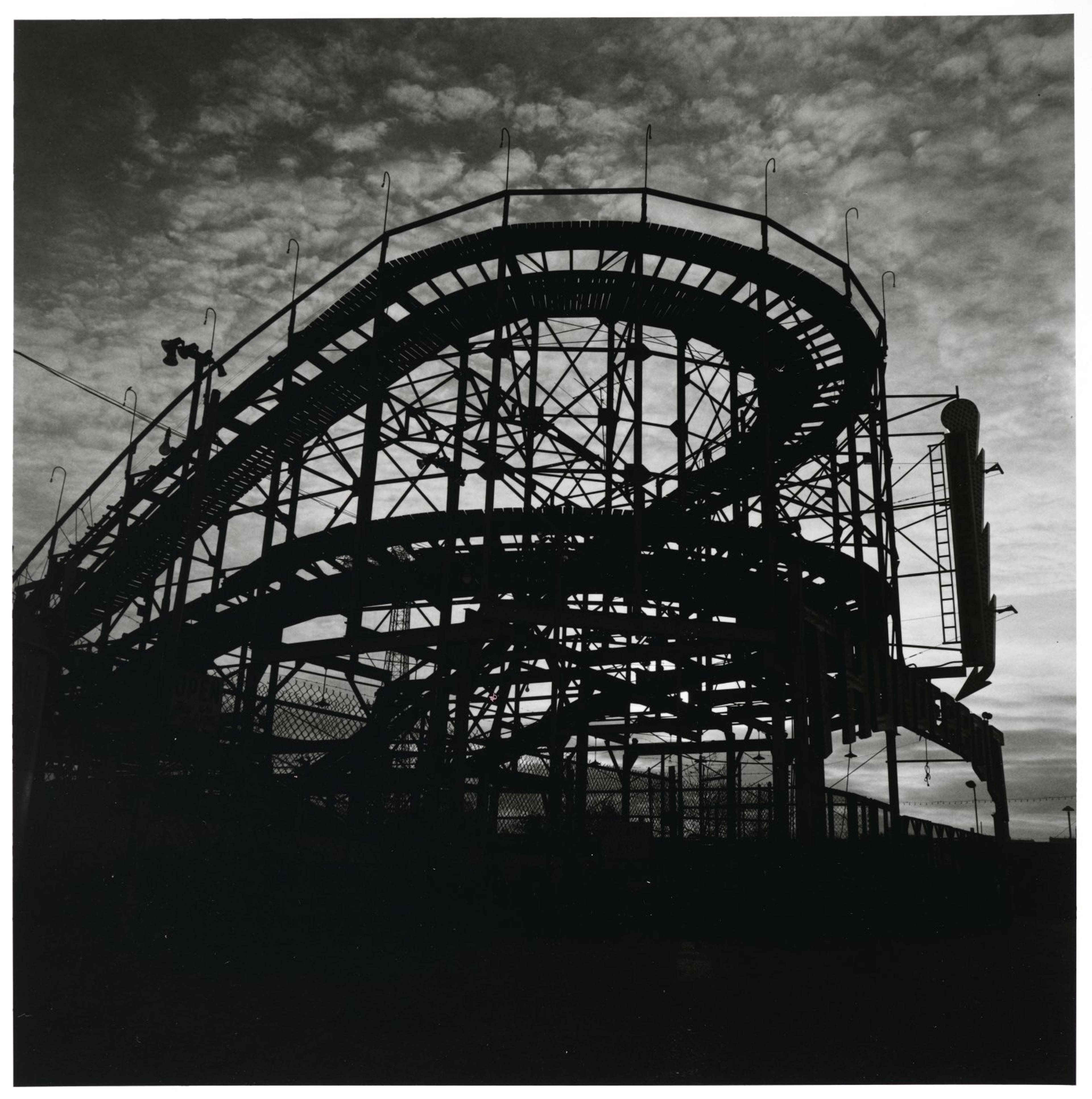 Stephen Salmieri. <i>Coney Island</i>, 1970. Gelatin silver print. Brooklyn Museum; Gift of Edward Klein, 82.201.14. © Stephen Salmieri. (Photo: Brooklyn Museum)