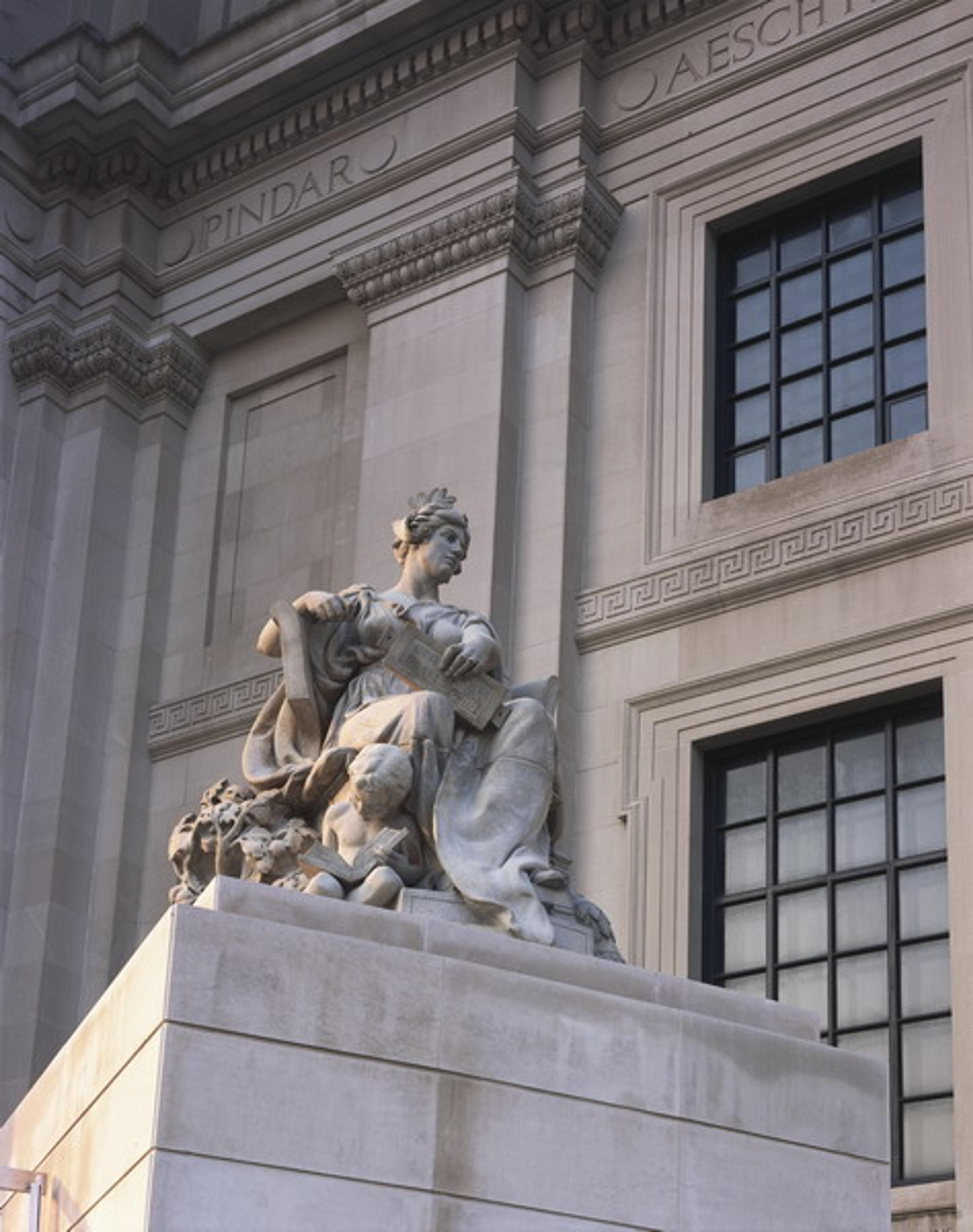 Daniel Chester French (American, 1850–1931). Brooklyn, 1915. Granite. (Photo: Justin van Soest)