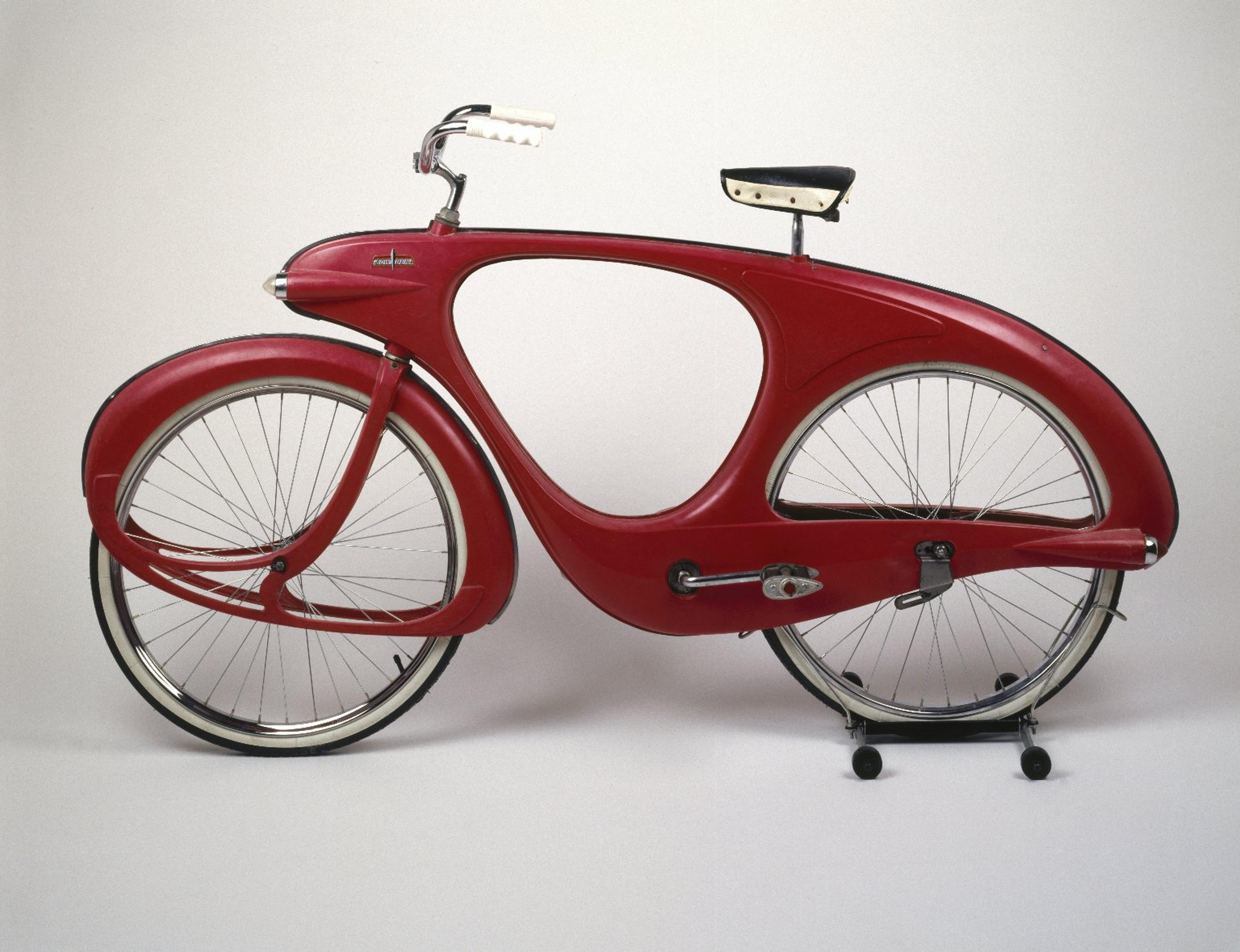 “Spacelander” Bicycle, Prototype designed 1946; manufactured 1960. Benjamin G. Bowden (American, born England, 1907–1998). Manufactured by Bomard Industries, Grand Haven, Michigan (active first half of the 20th century). Fiberglass, metal, glass, rubber, 36 × 40 × 18 in. (91.4 × 101.6 × 45.7 cm). Brooklyn Museum; Marie Bernice Bitzer Fund, 2001.36. (Photo: Brooklyn Museum)