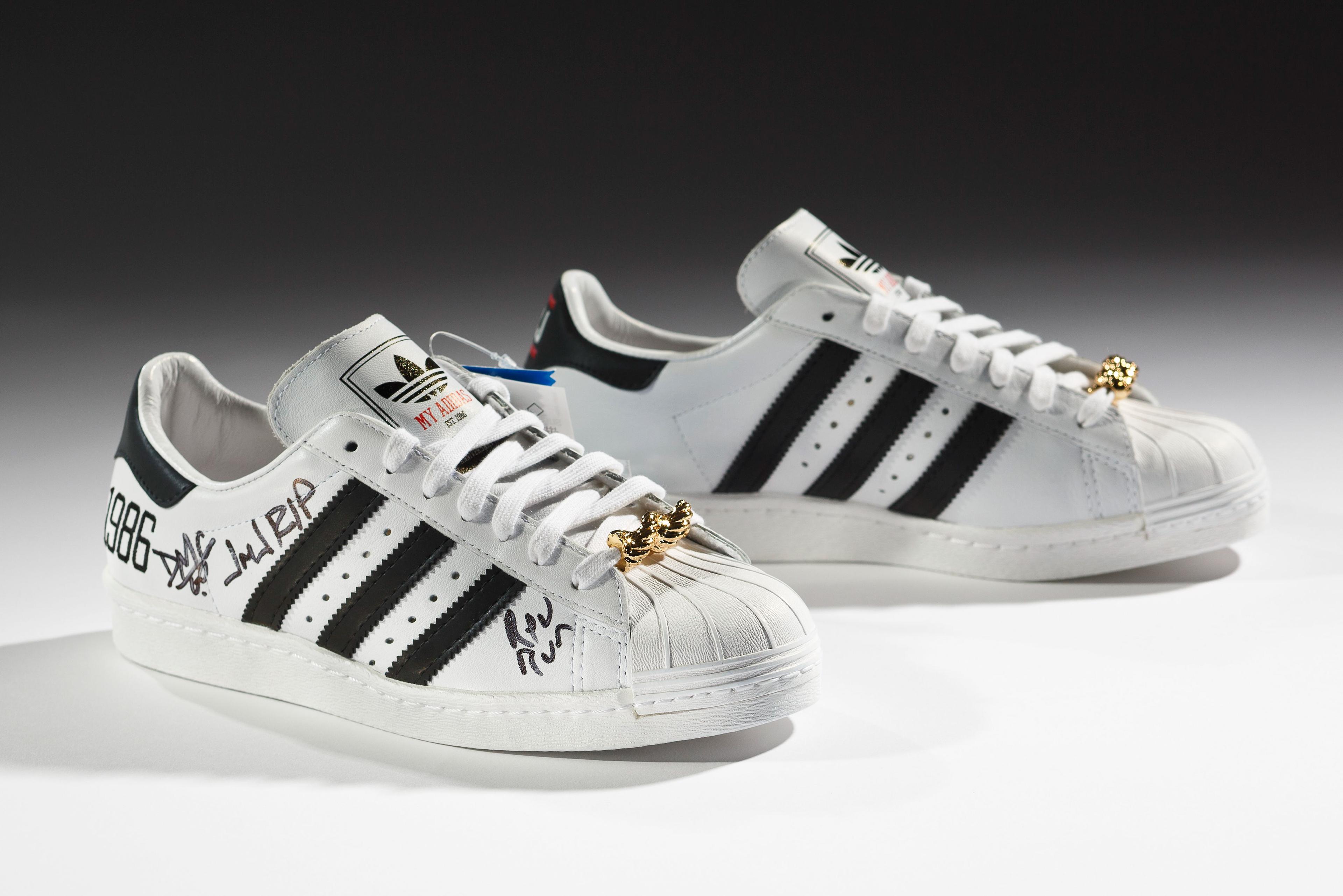 adidas x Run–DMC. 25th Anniversary Superstar, 2011. Courtesy of Run–DMC, collection of Erik Blam. (Photo: Ron Wood. Courtesy American Federation of Arts/Bata Shoe Museum)