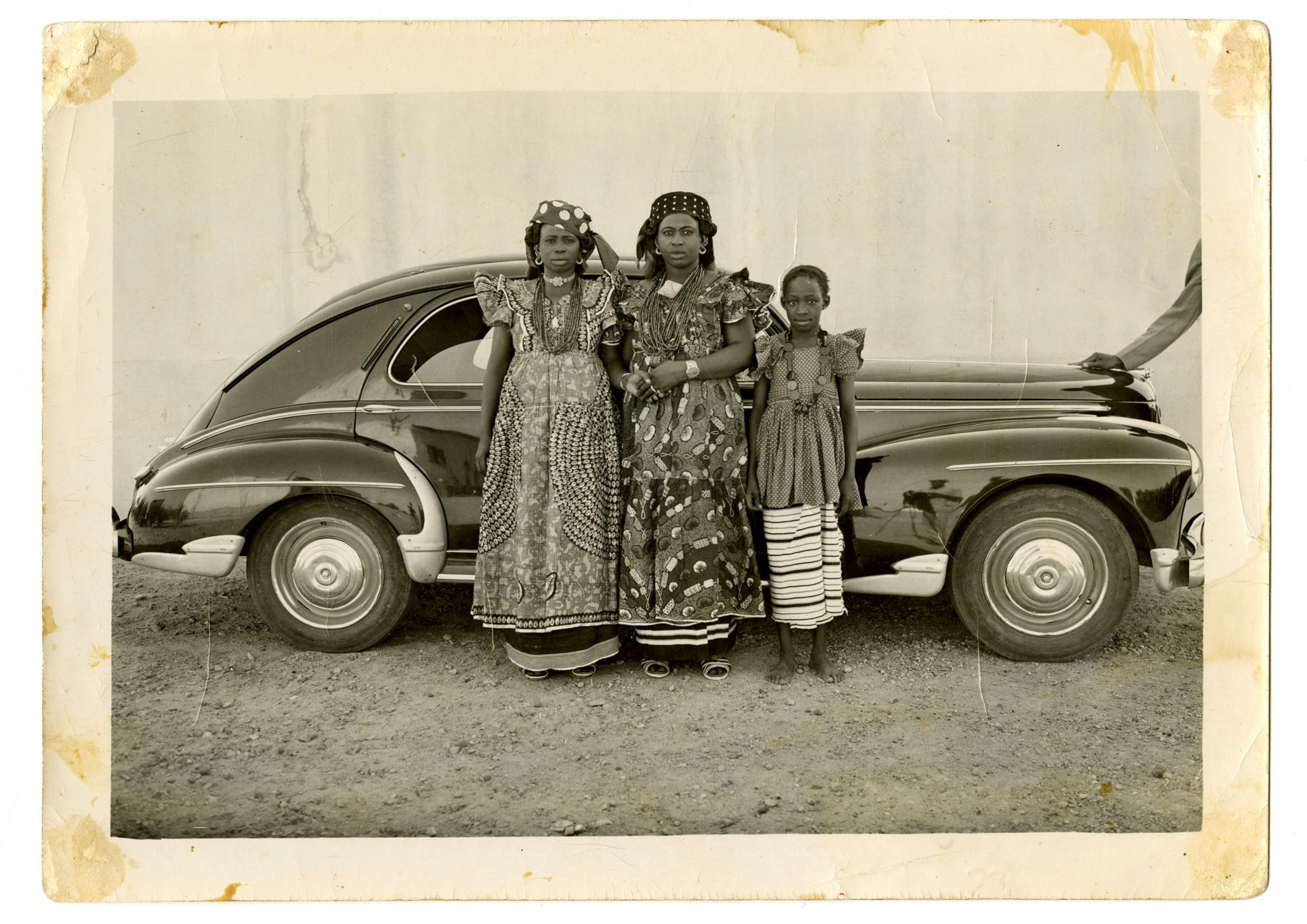 Seydou Keïta. Untitled, 1954. Vintage gelatin silver print. Courtesy of The Jean Pigozzi African Art Collection. © SKPEAC/Seydou Keïta, courtesy The Jean Pigozzi Collection of African Art