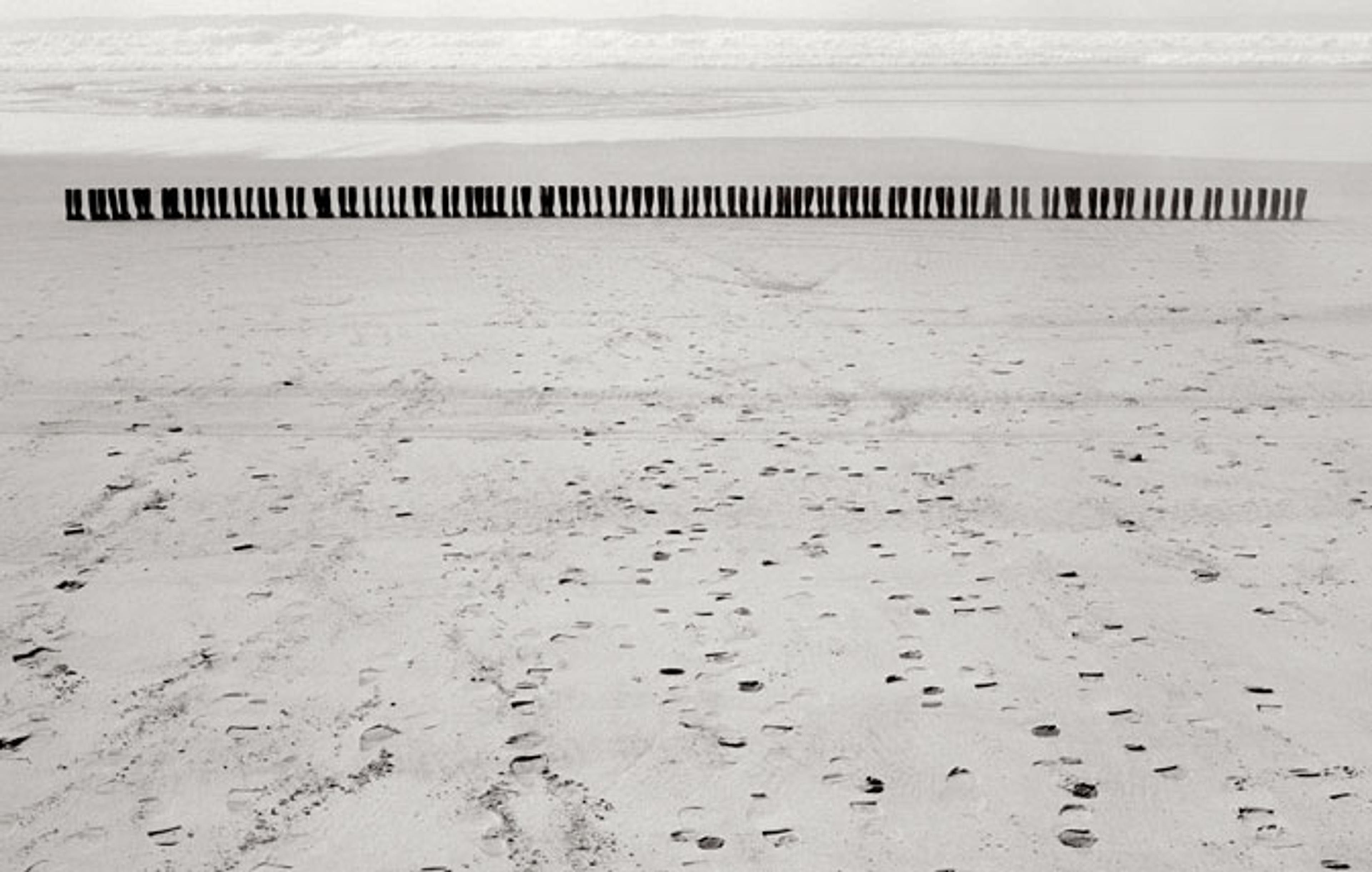 Eleanor Antin (American, b. 1935). 100 Boots Facing the Sea, Del Mar, California. February 9, 1971, 2:00 p.m.(mailed: March 15, 1971, 1971–73. Photograph, 8 × 10 in (20.3 × 25.4 cm). © Eleanor Antin. (Photo: Ronald Feldman Fine Arts, New York/www.feldmangallery.com)