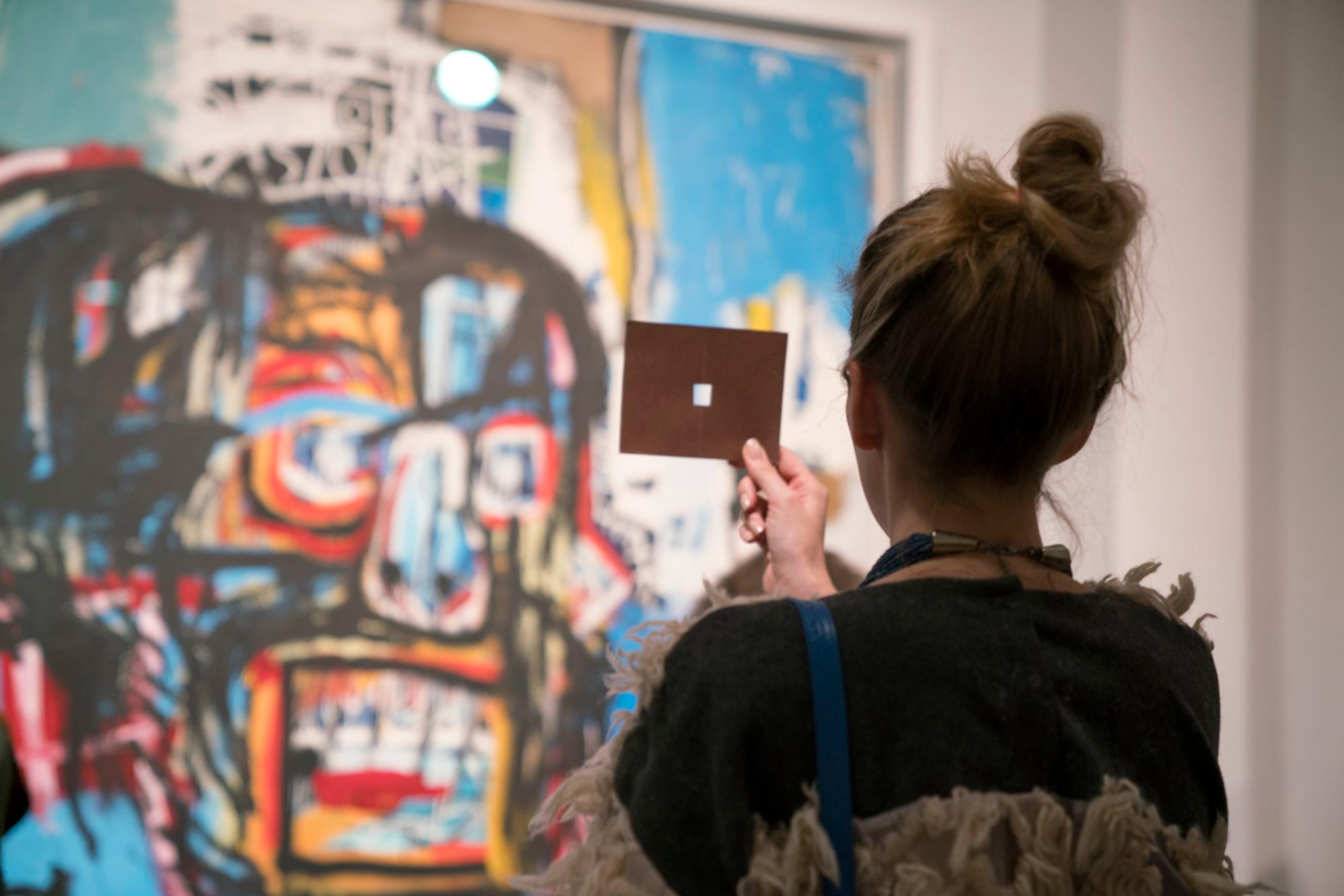 A participant practices close looking, 2018. (Photo: Kara Birnbaum)