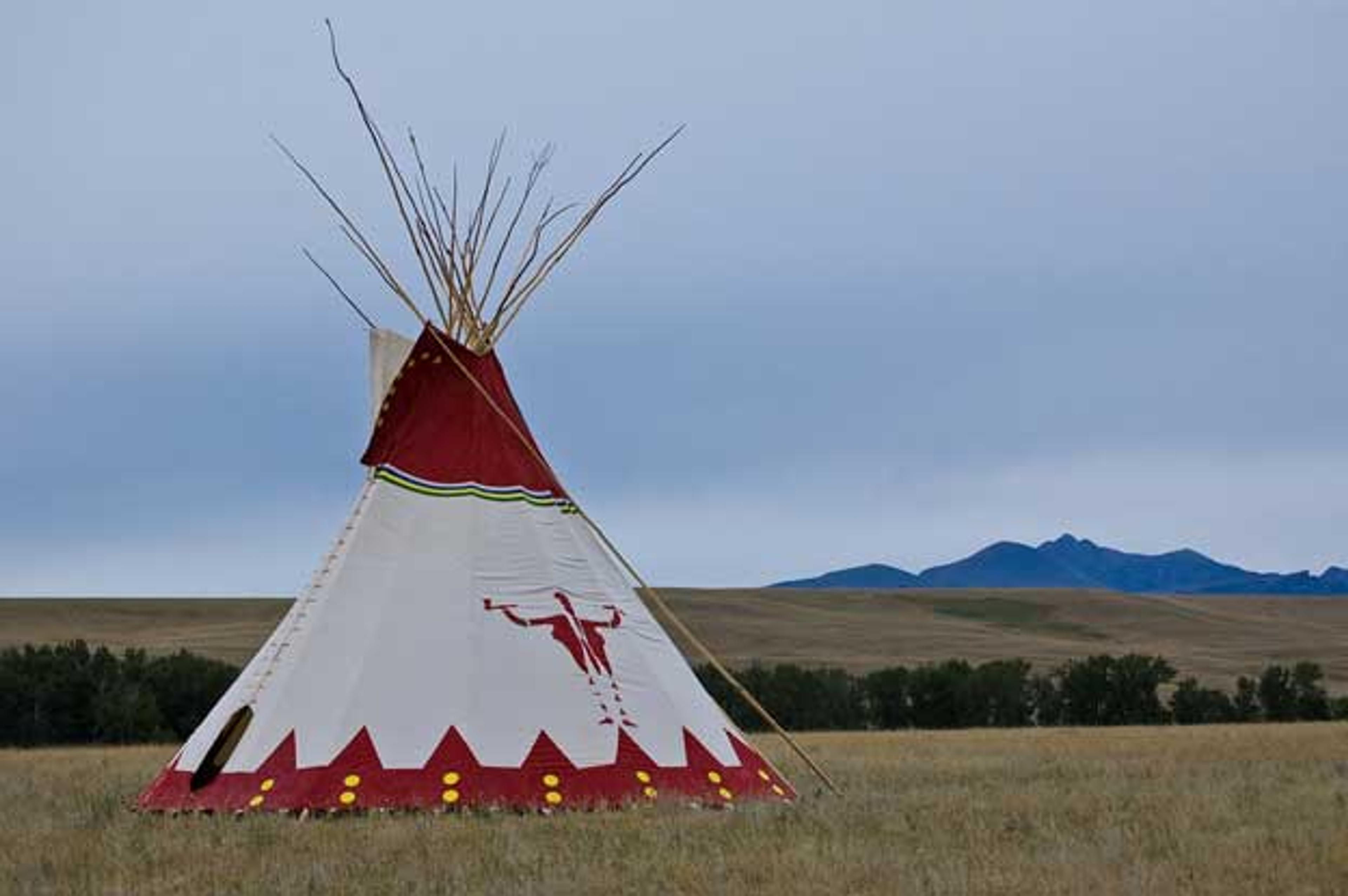 Lyle Heavy Runner (Blackfeet, b. 1958), design owner and painter; Naomi Crawford (Blackfeet, b. 1935), tipi maker. Blackfeet Tipi, 2010. Great Falls, Montana. Canvas, latex paint, wood, h. 27 ft. (838.4 cm). Commissioned for Tipi: Heritage of the Great Plains; Brooklyn Museum, TL2010.89. Photo: Jenny Steven