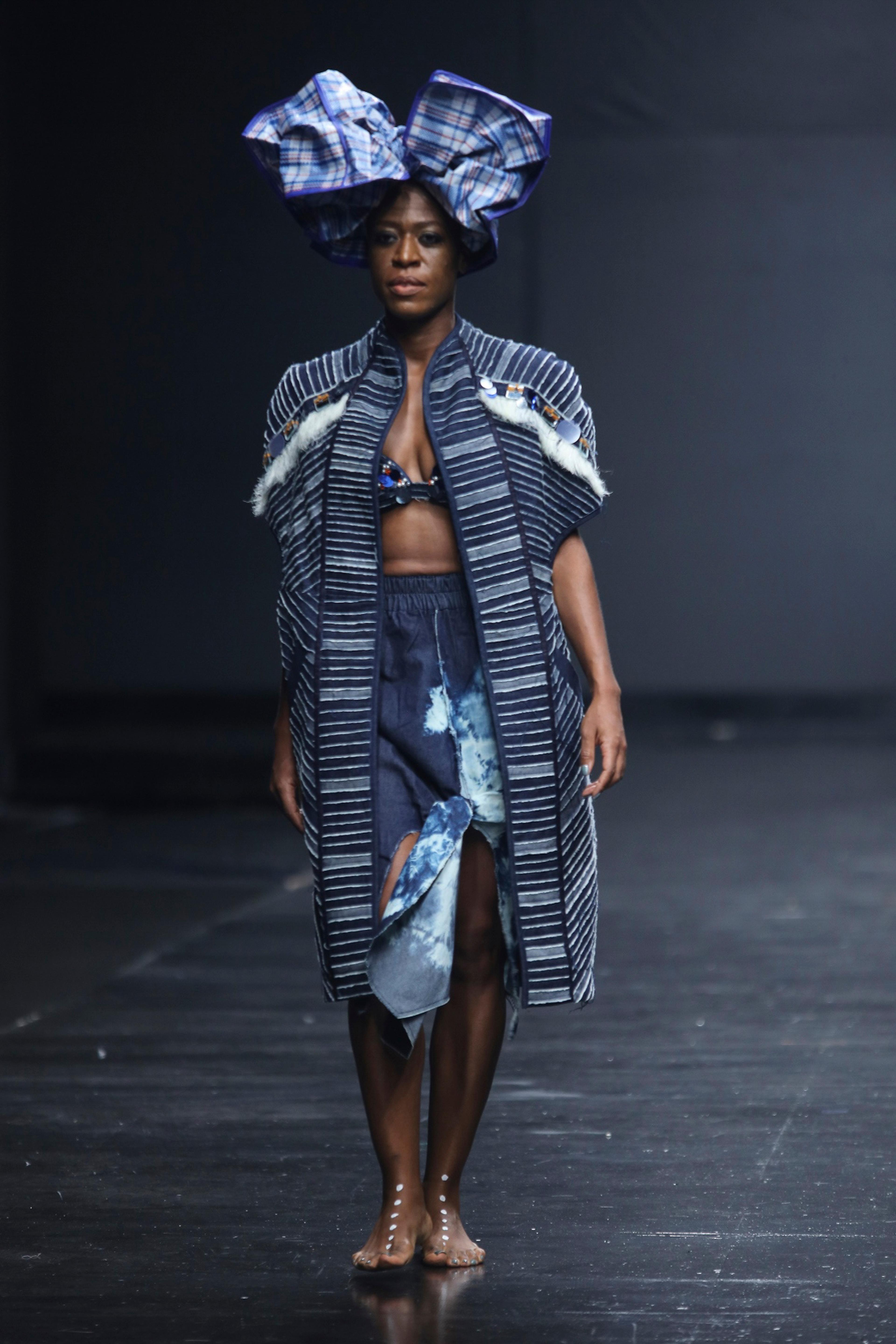 Dakala-cloth ensemble, “Who Knew” collection, Nkwo Onwuka, Abuja, Nigeria, Spring/Summer 2019. (Photo: © Kola Oshalusi, courtesy Nkwo Onwuka)