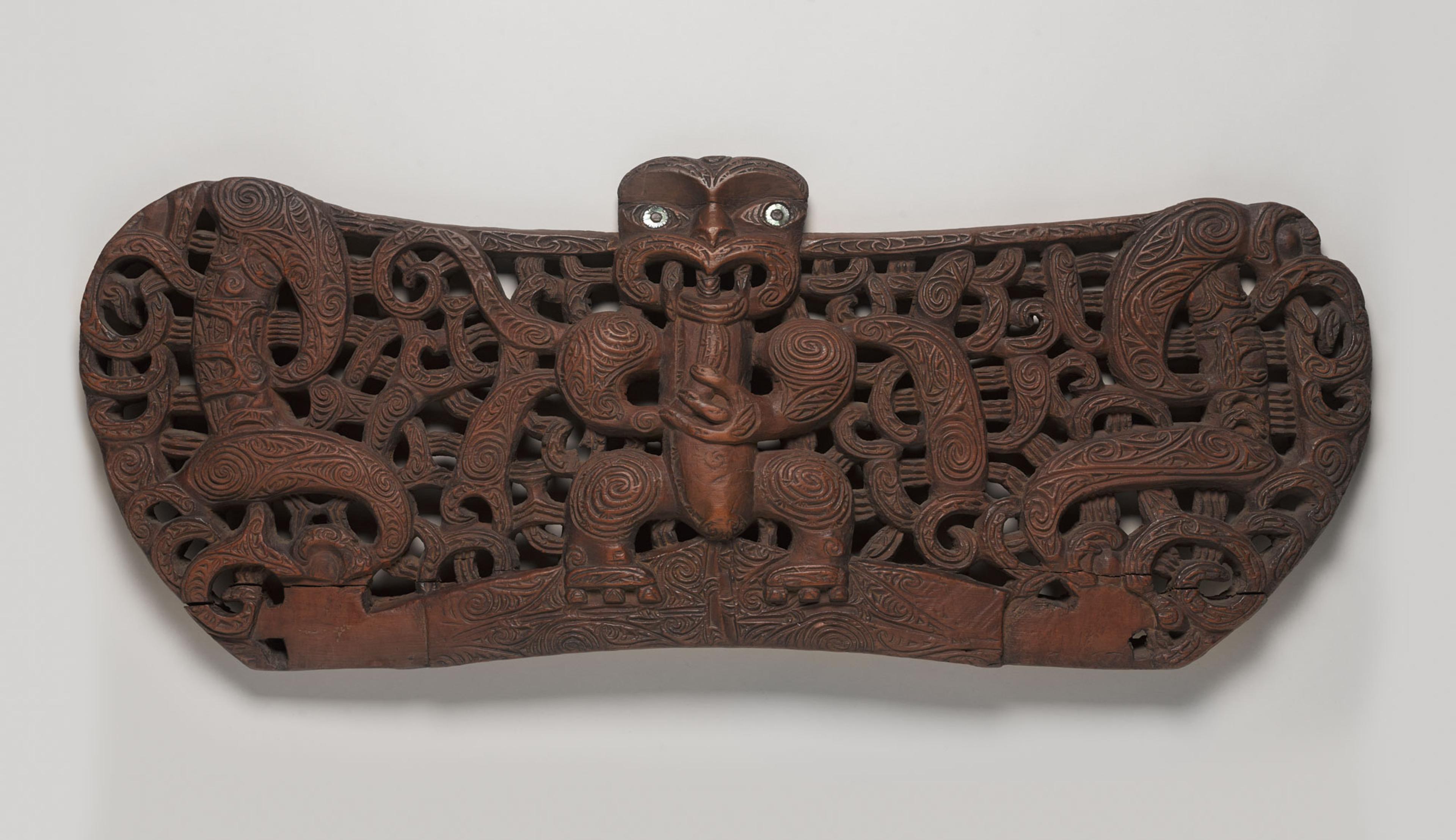 Maori artist. <i>Lintel (Pare or Kōrupe)</i>, late 18th–early 19th century. Wood and pāua shell. Brooklyn Museum, Frank L. Babbott Fund and Carll H. de Silver Fund, 61.126. (Photo: Brooklyn Museum)